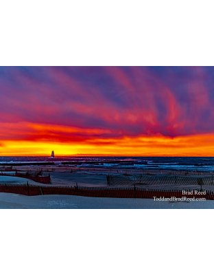 Ludington Lighthouse at Sunset (6882) 