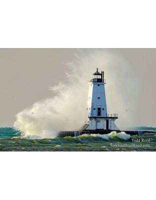 Lighthouse Storm Ludington (3149)