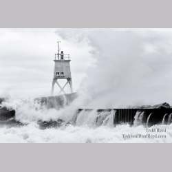 Lake Superior Storm Black and White (8488)